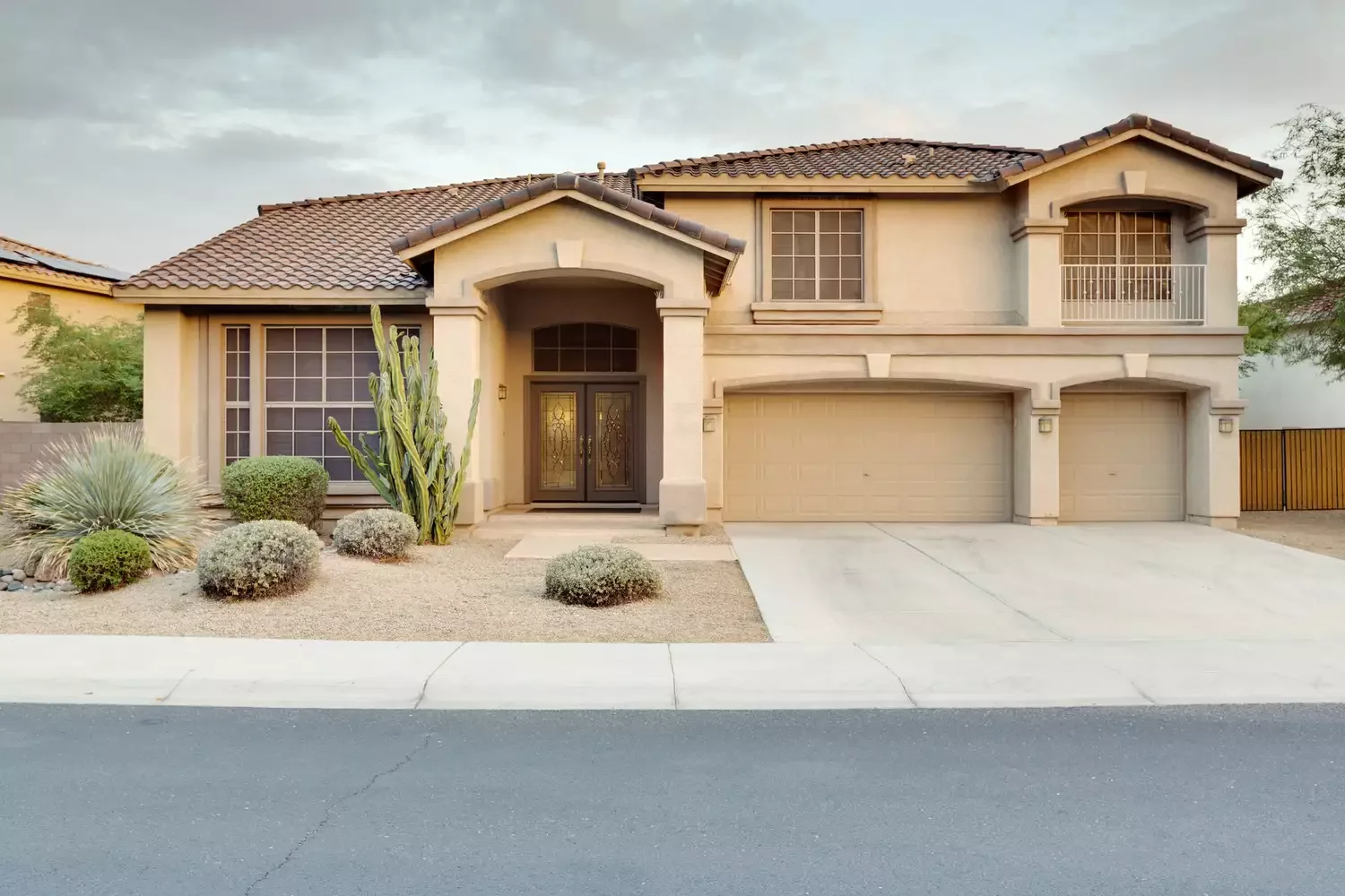 52 Stunning Garage Door Ideas That Will Transform Your Home's Curb Appeal Subtle and Practical