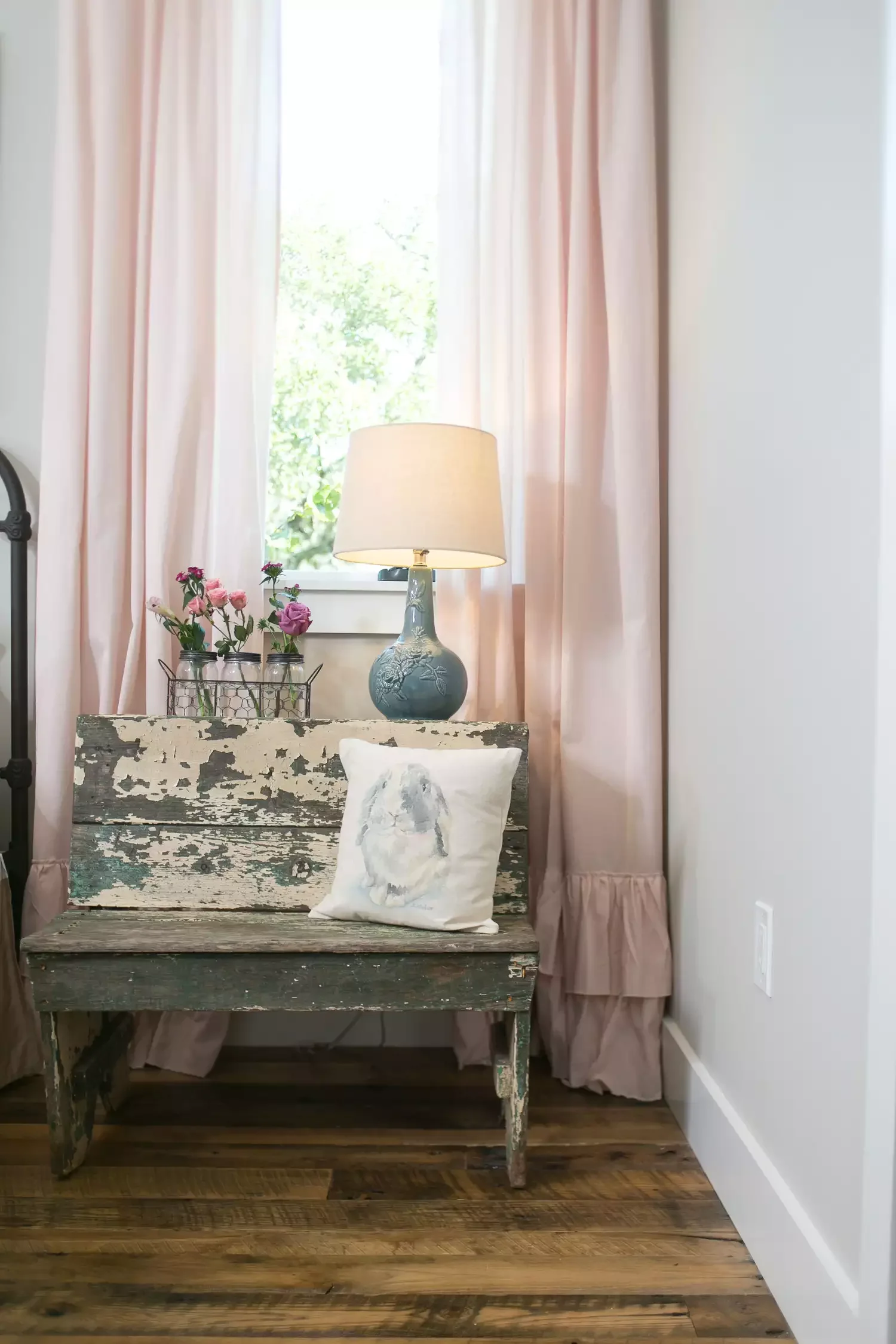 28 Rustic Curtain Ideas to Transform Your Home with Farmhouse Style 16 Subtly Incorporate Some Pink