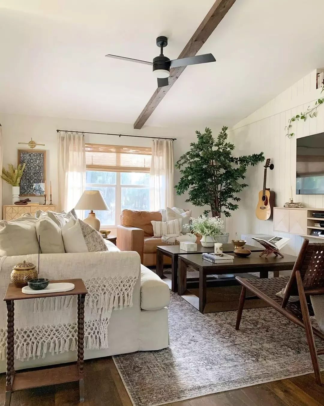 25 Stunning Vintage Living Room Ideas That Never Go Out of Style 15 Sunny