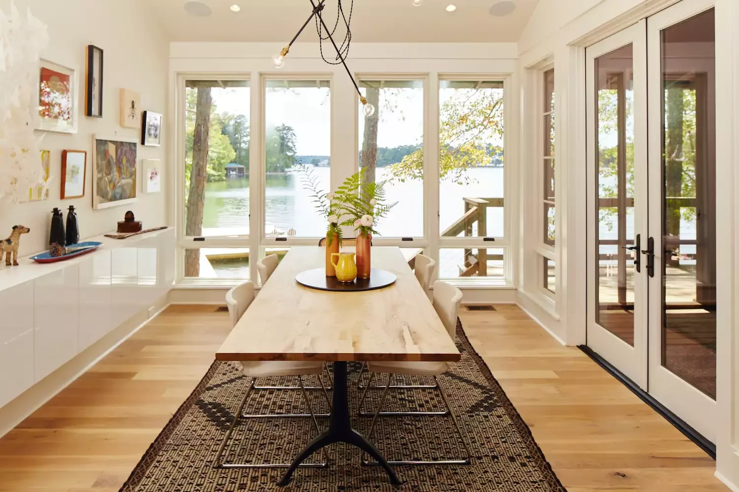 19 Stunning Ways to Make Modern Design Feel Warm and Inviting in Your Home 2 Sustainable Materials