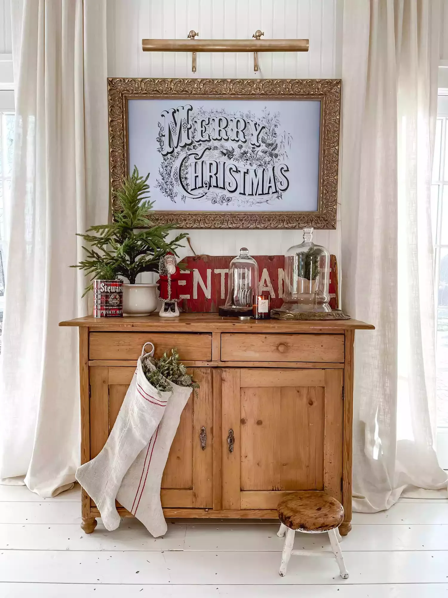 50 Christmas Decorating Ideas That Create a Designer Wonderland Swap Out Wall Art