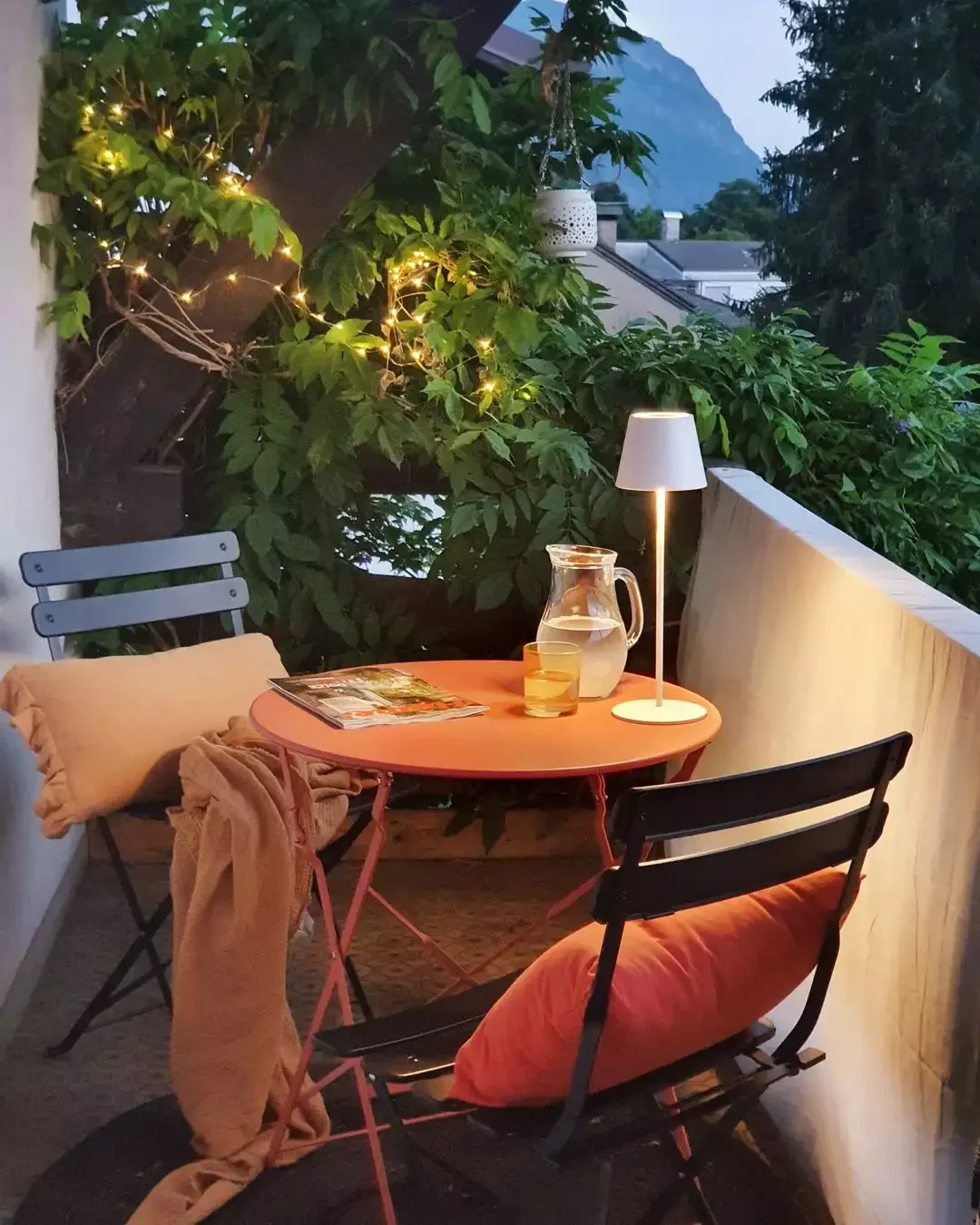 41 Beautiful Fall Outdoor Decorating Ideas to Transform Your Space This Season 11 Swap Out Your Summer Textiles