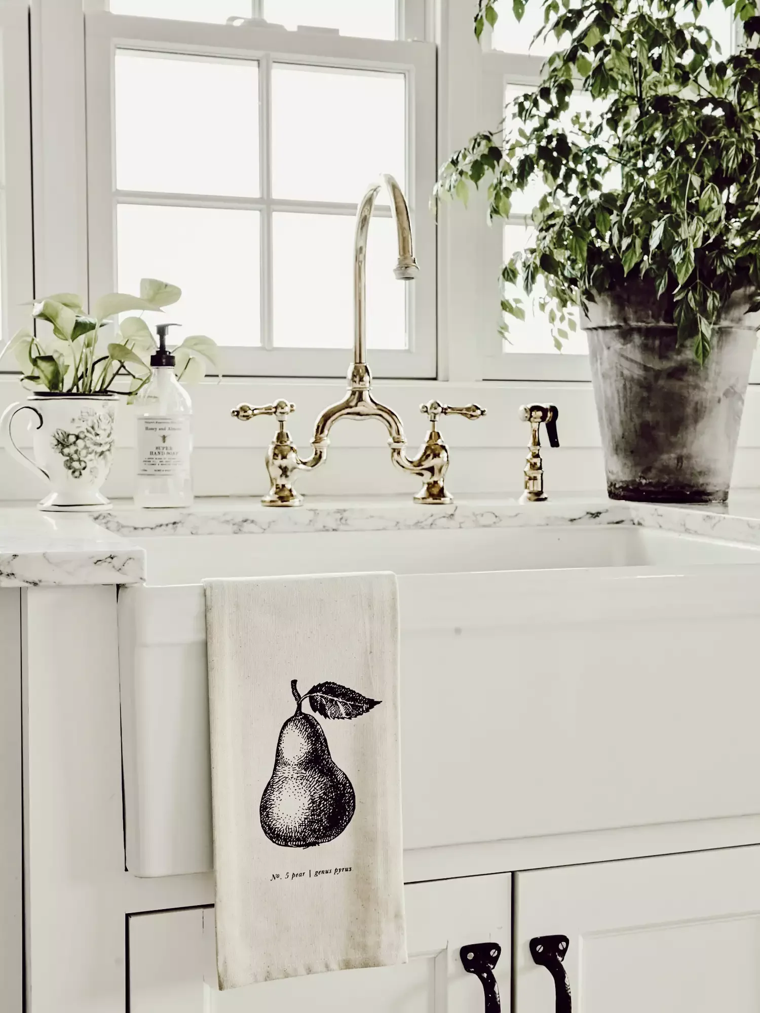 65 Cozy Fall Decorating Ideas to Transform Your Home This Autumn 6 Swap Seasonal Dishtowels
