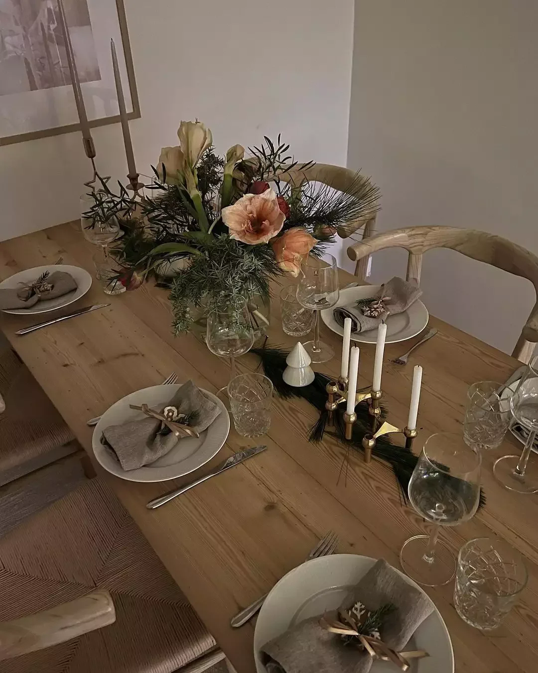 50 Festive Christmas Party Decorating Ideas Your Guests Will Absolutely Adore 28 Sweeten Table Settings