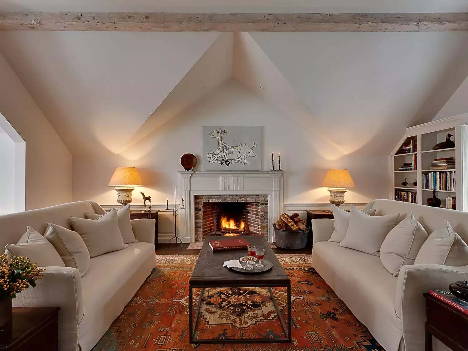 44 Irresistibly Cozy Living Room Ideas That Will Transform Your Space 44 Symmetrical Layout
