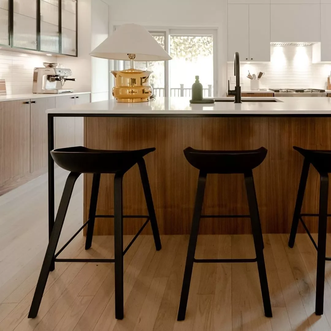23 Stunning Kitchen Island Styling Ideas That Will Transform Your Space Table Lamp