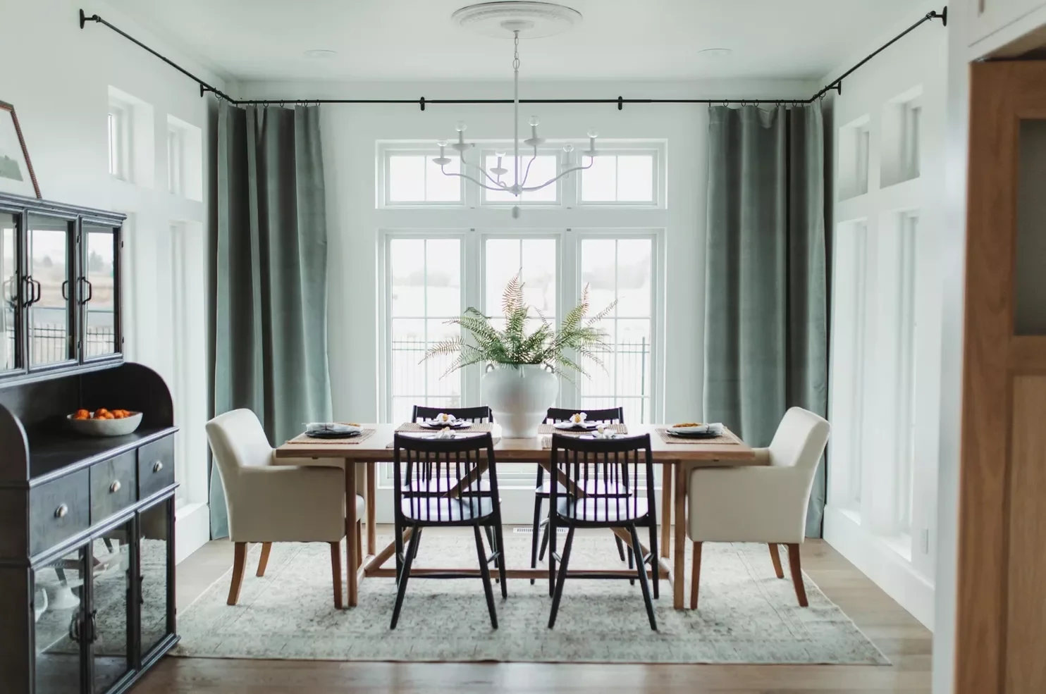 43 Stunning Dining Table Centerpiece Ideas to Transform Your Space Year-Round 8 Table Setting
