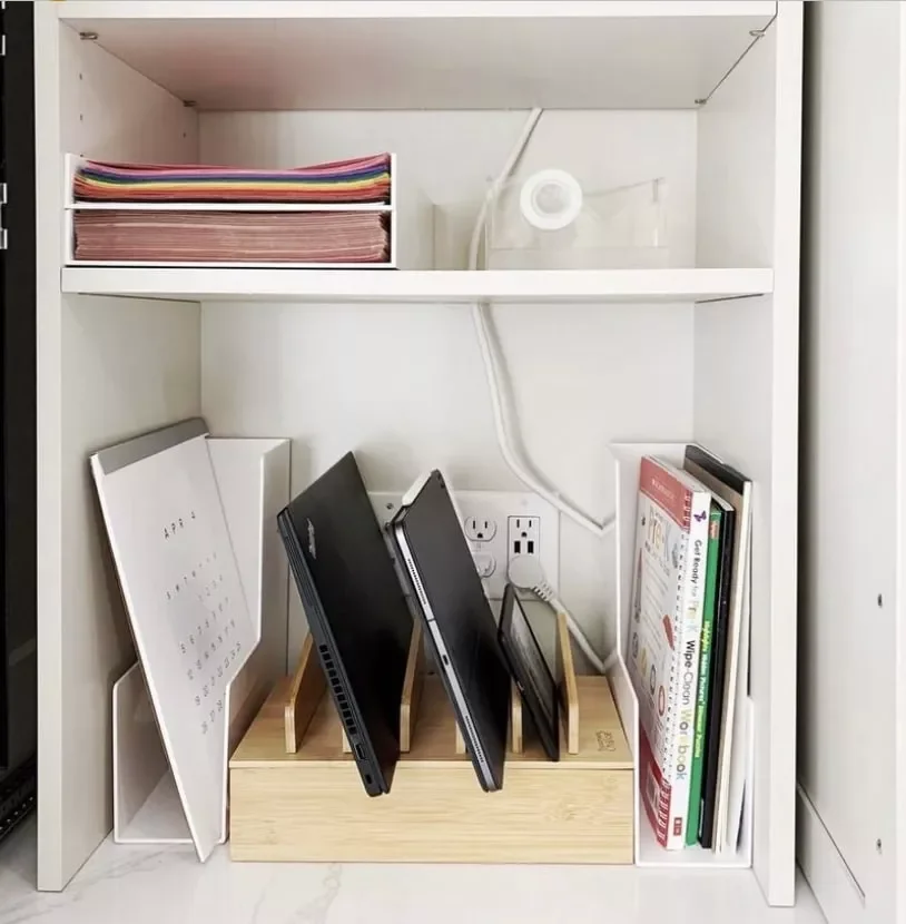 25 Smart Dorm Room Organization Ideas to Transform Your Tiny Space Tablet and Cord Organization