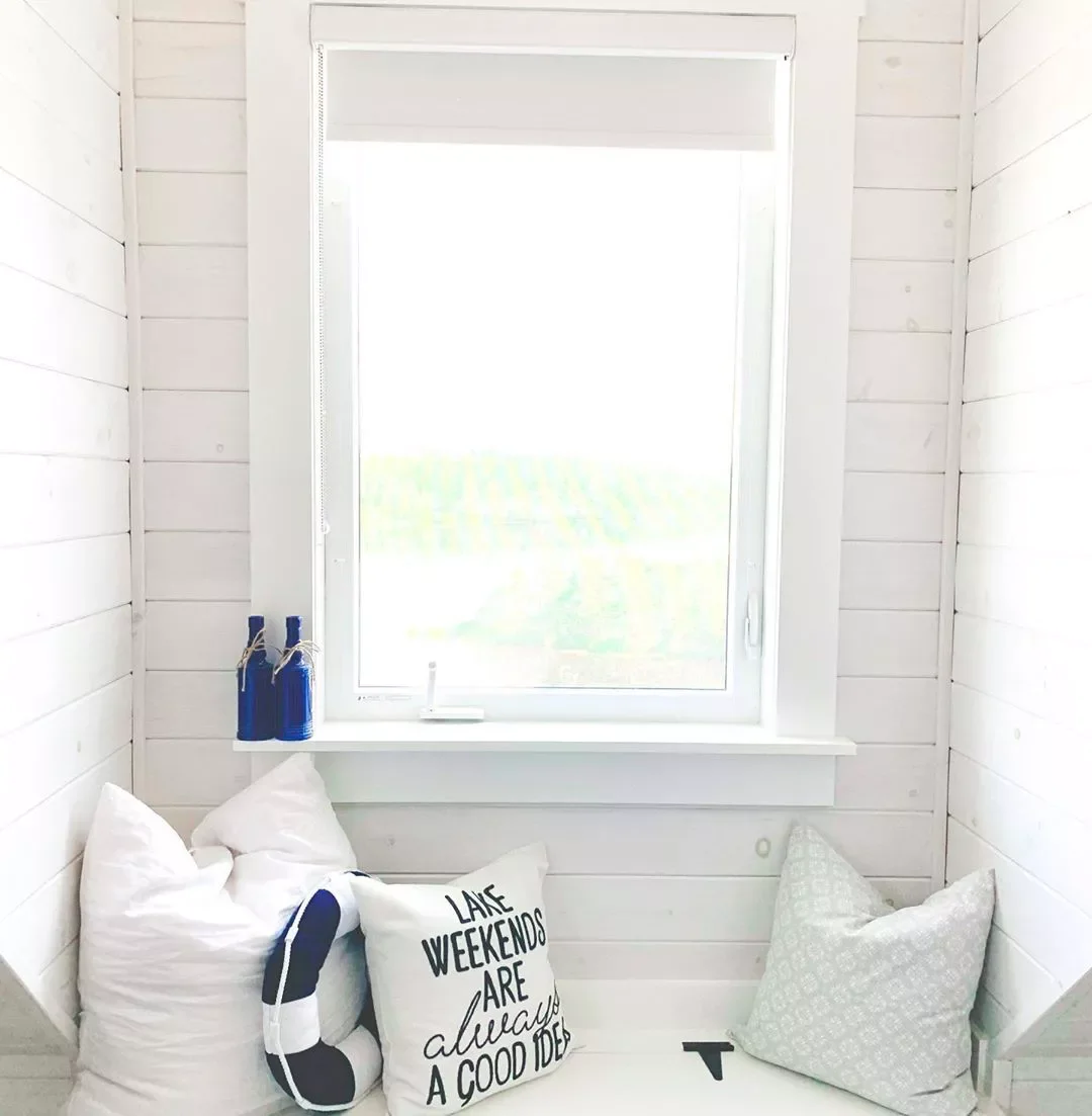 10 Stunning Lake House Decorating Ideas to Transform Your Waterfront Retreat 5 Take Advantage of the View