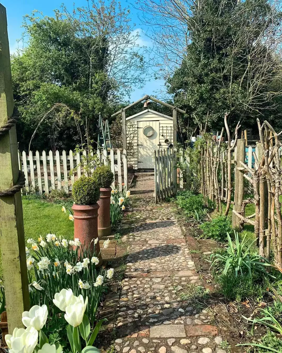 52 Stunning Wooden Fence Designs That Add Rustic Charm to Your Outdoor Space Take a Cue from Ancient Design