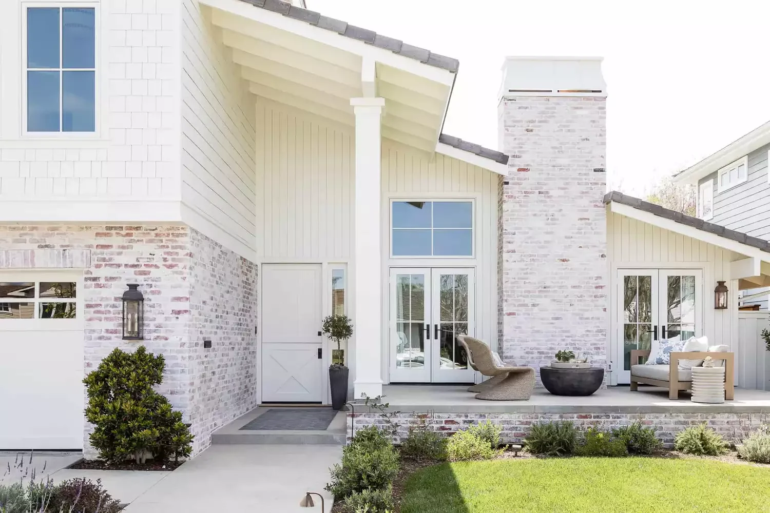 21 Budget-Friendly Small Porch Ideas That Will Make Your Neighbors Jealous 18 Take a Shabby Chic Approach