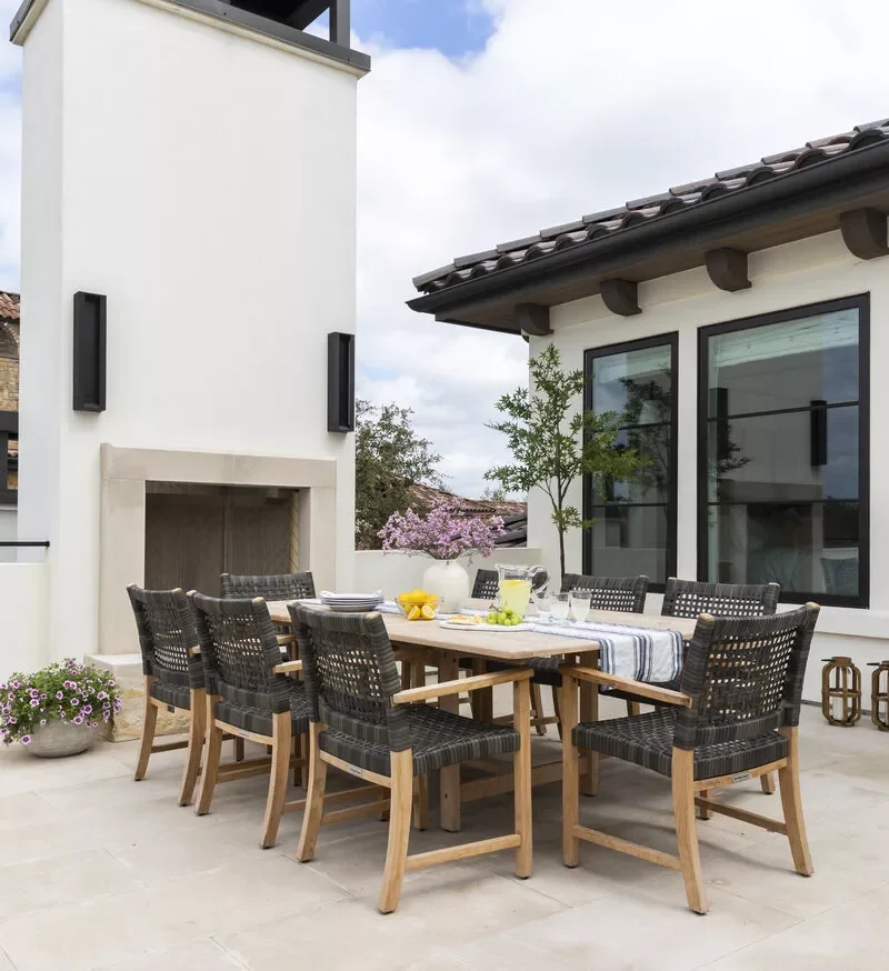 32 Stunning Outdoor Fireplace Ideas to Transform Your Backyard 4 Tall Outdoor Fireplace