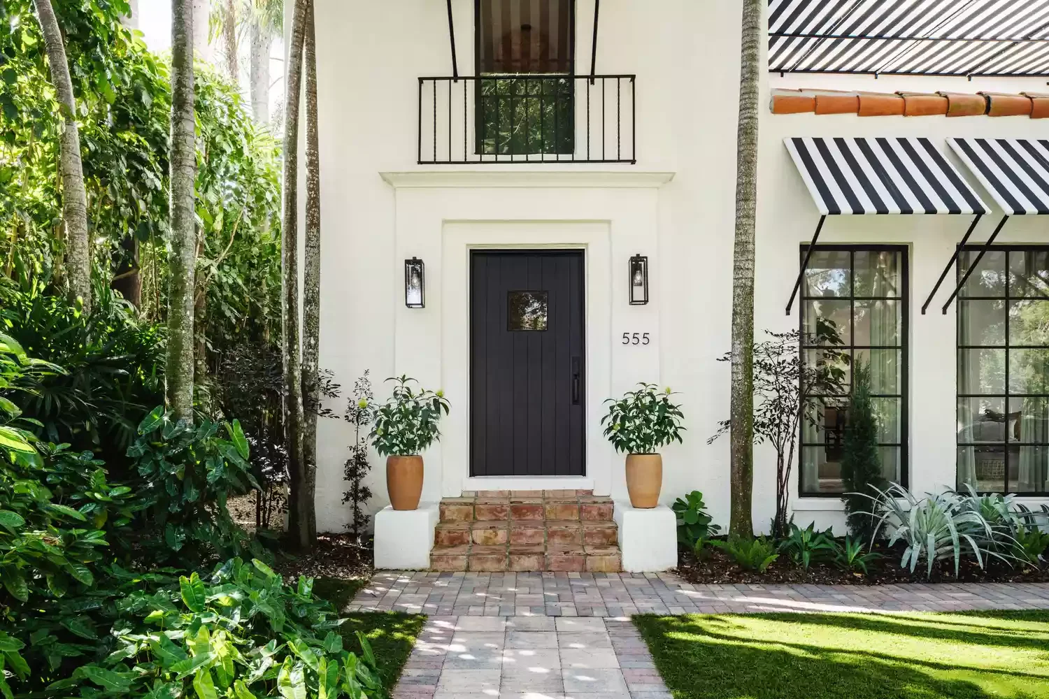 21 Stunning Front Entrance Ideas That Make Your Home the Envy of the Neighborhood 17 Tall Planters