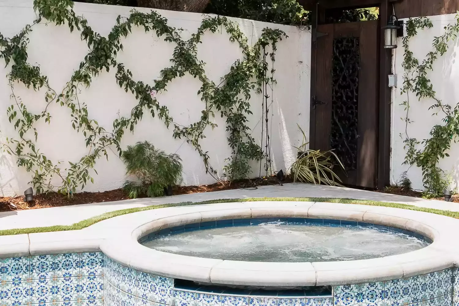 18 Creative Ways to Add Privacy to Your Backyard Hot Tub Retreat 13 Tall Walls
