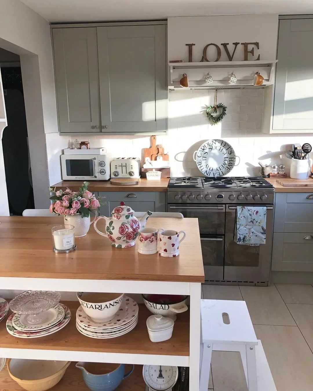 23 Stunning Kitchen Island Styling Ideas That Will Transform Your Space Tea Set