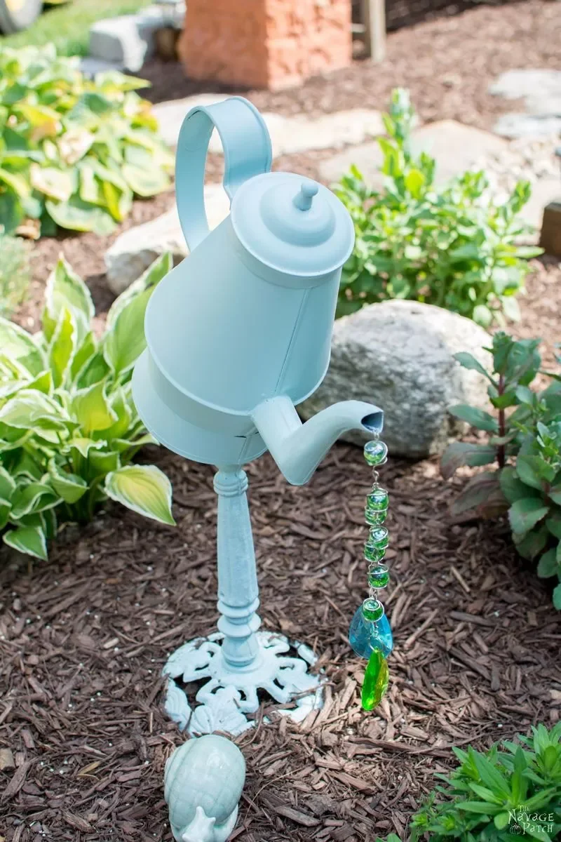 35 Creative DIY Garden Projects to Transform Your Outdoor Space Teapot Garden Decor