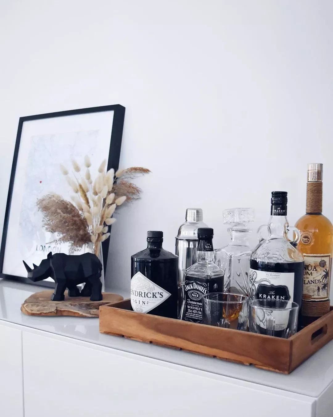 36 Creative Mini Bar Ideas to Transform Any Space Into Your Personal Cocktail Haven 12 Terrific Texture