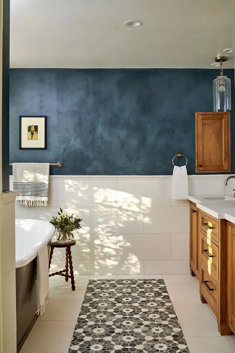 44 Bathroom Accent Wall Ideas That Completely Transform Textured Navy Paint