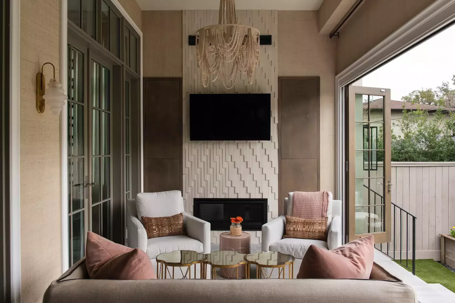 22 Brilliant Outdoor TV Ideas That Transform Your Backyard Into an Entertainment Paradise 19 Textured TV Wall