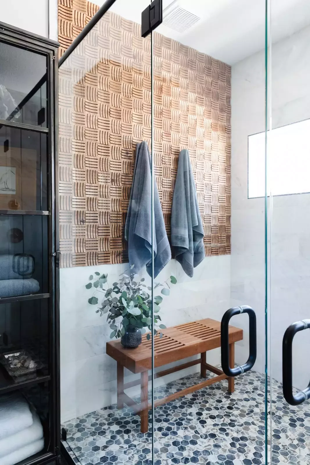 44 Bathroom Accent Wall Ideas That Completely Transform Textured Wood Tiles