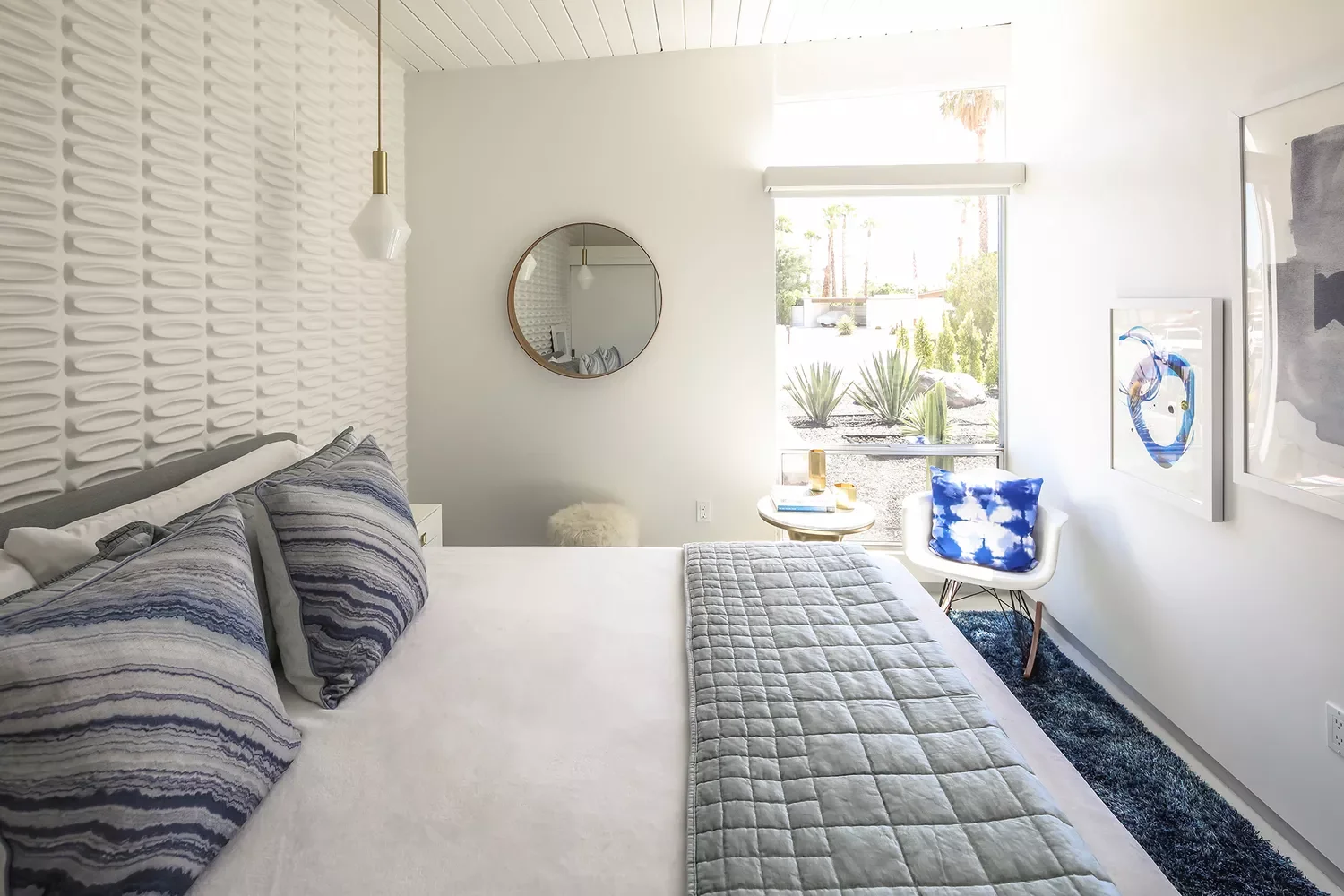 52 Clever Small Bedroom Ideas That Maximize Every Square Inch 16 Texturize the Walls