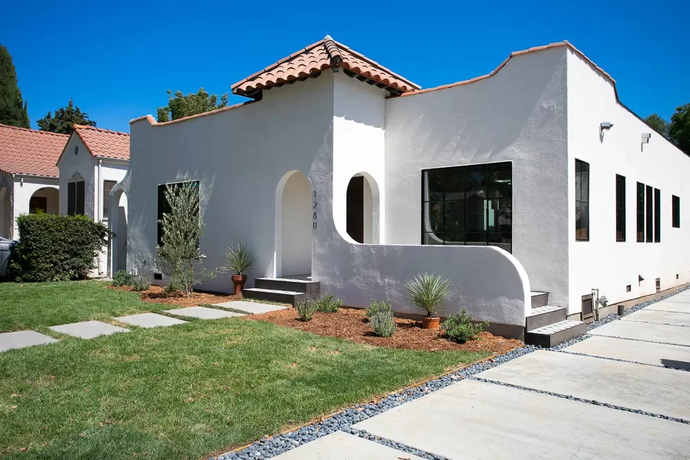 30 Stunning Front Yard Ideas Using Rocks and Mulch The Perfect Combo