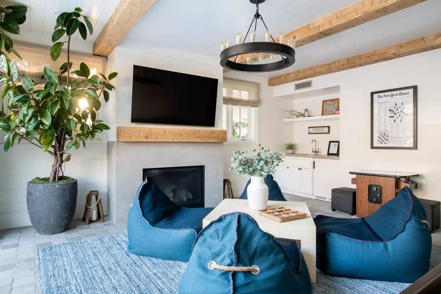 22 Stunning Ceiling Light Ideas That Will Transform Your Living Room 22 Tie in Old World Charm