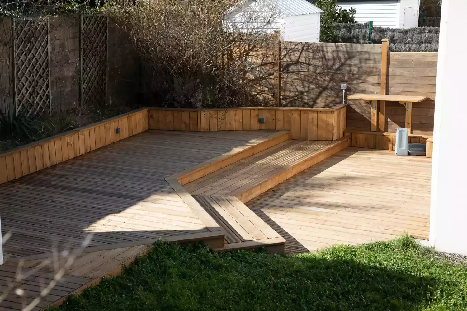 15 Creative Deck Skirting Ideas to Transform Your Outdoor Space 9 Tiered Deck Skirting