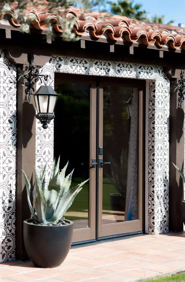 54 Small Patio Ideas That Will Transform Your Outdoor Space Tile Tiny Patio Walls
