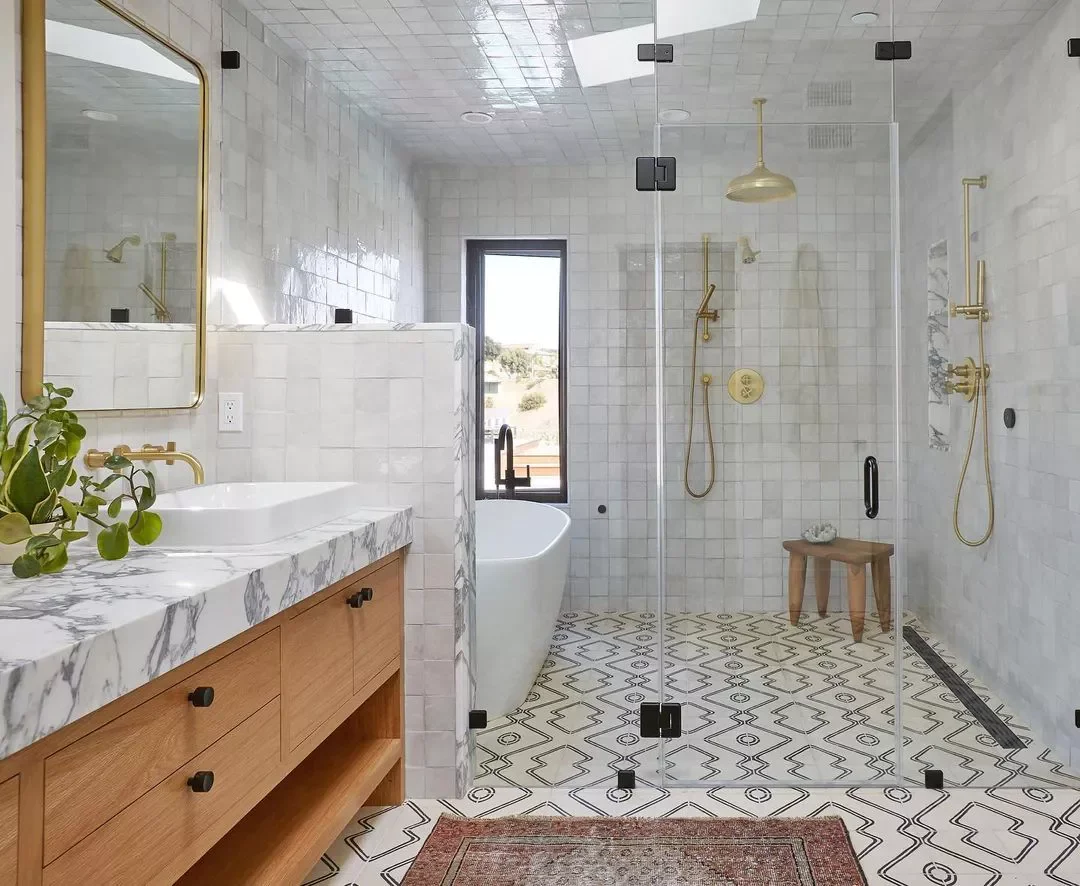 20 Creative Ways to Combine Your Bathtub and Shower in One Space 18 Tile the Ceiling