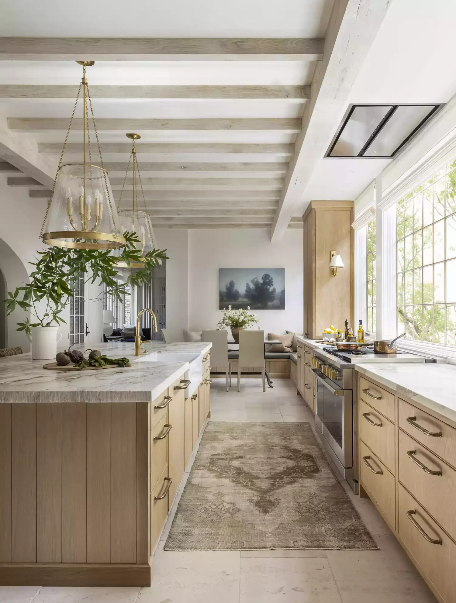 37 Timeless Traditional Kitchen Designs That Create the Perfect Cozy Home 12 Timeless Materials