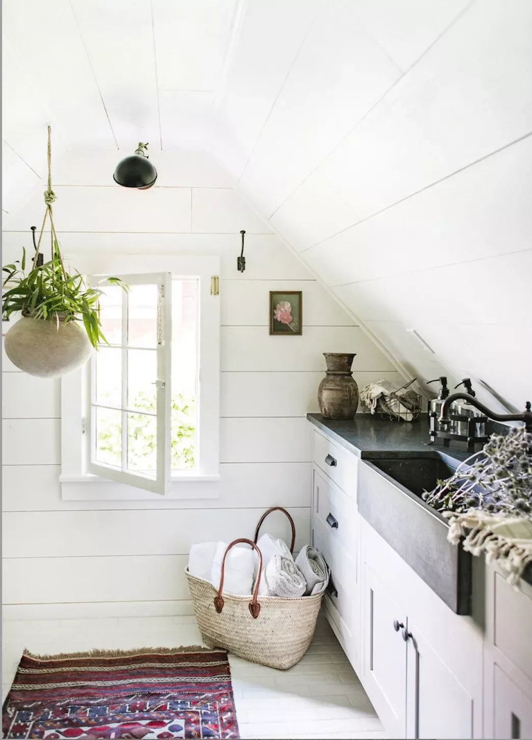 51 Cozy Farmhouse Wall Decorating Ideas That'll Transform Your Space 3 Tiny Picture