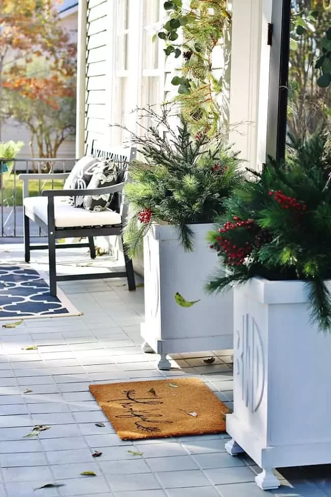 68 Christmas Front Porch Ideas That Make Your Home the Envy Traditional Christmas Colors