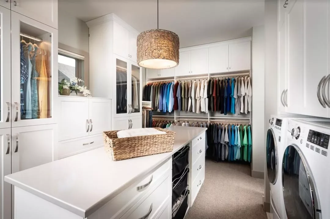 23 Walk-In Closet Island Ideas That Will Transform Your Dressing Room Traditional Drawers