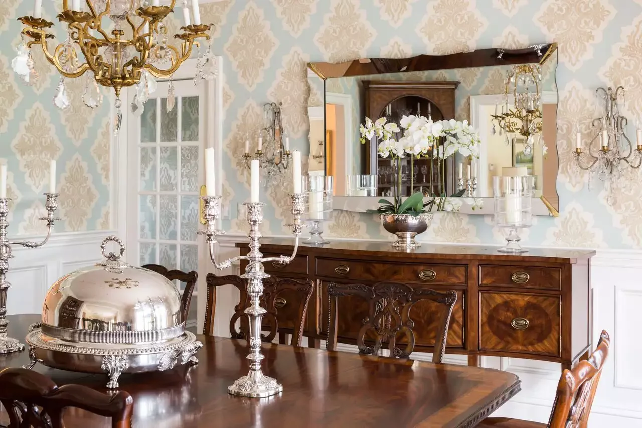 36 Beautiful Wainscoting Ideas to Transform Your Home's Style 32 Traditional Wainscoting