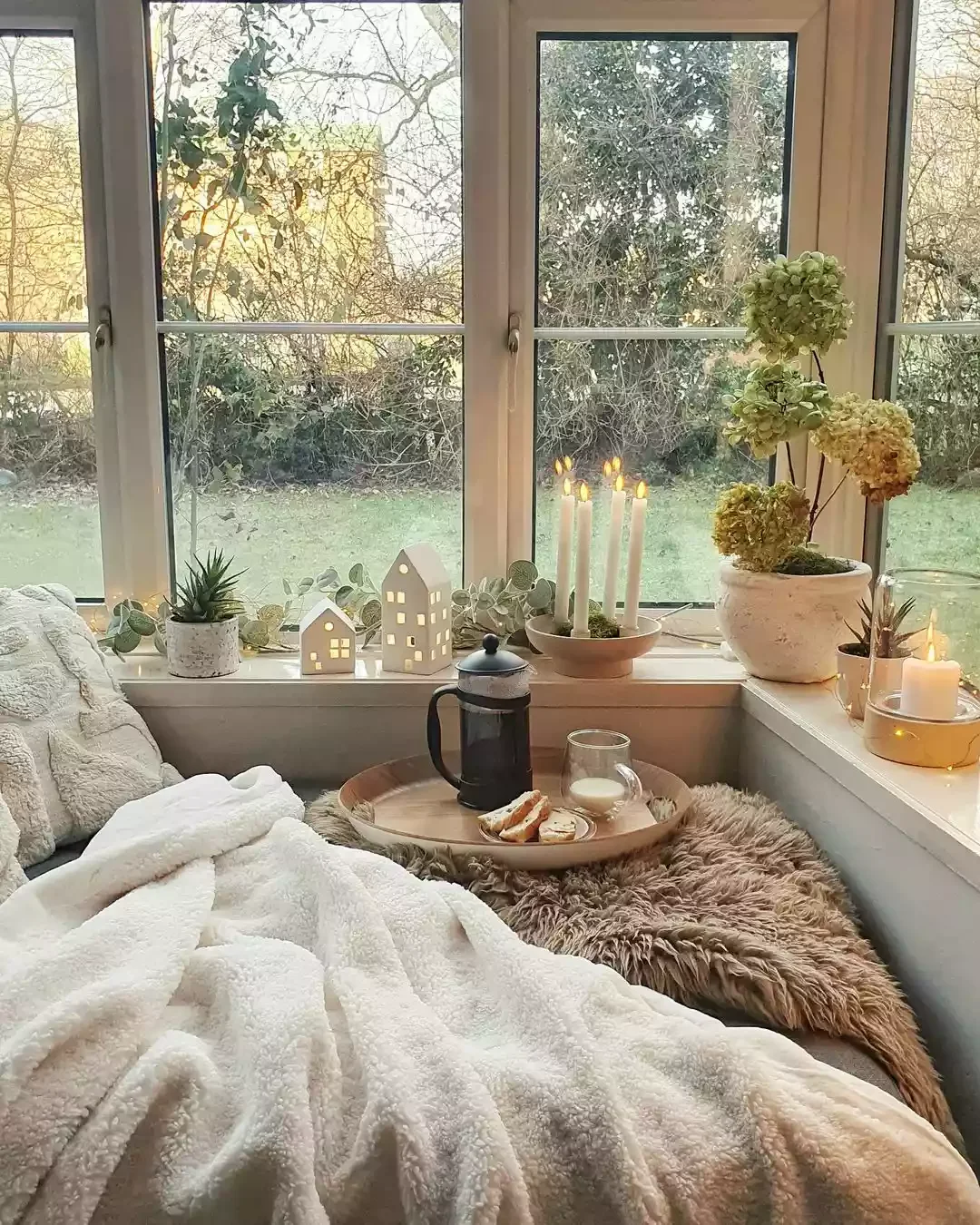 15 Creative Plant Display Ideas That'll Transform Your Home Into a Green Paradise 2 Transform Your Windowsill Into a Plant Shelf
