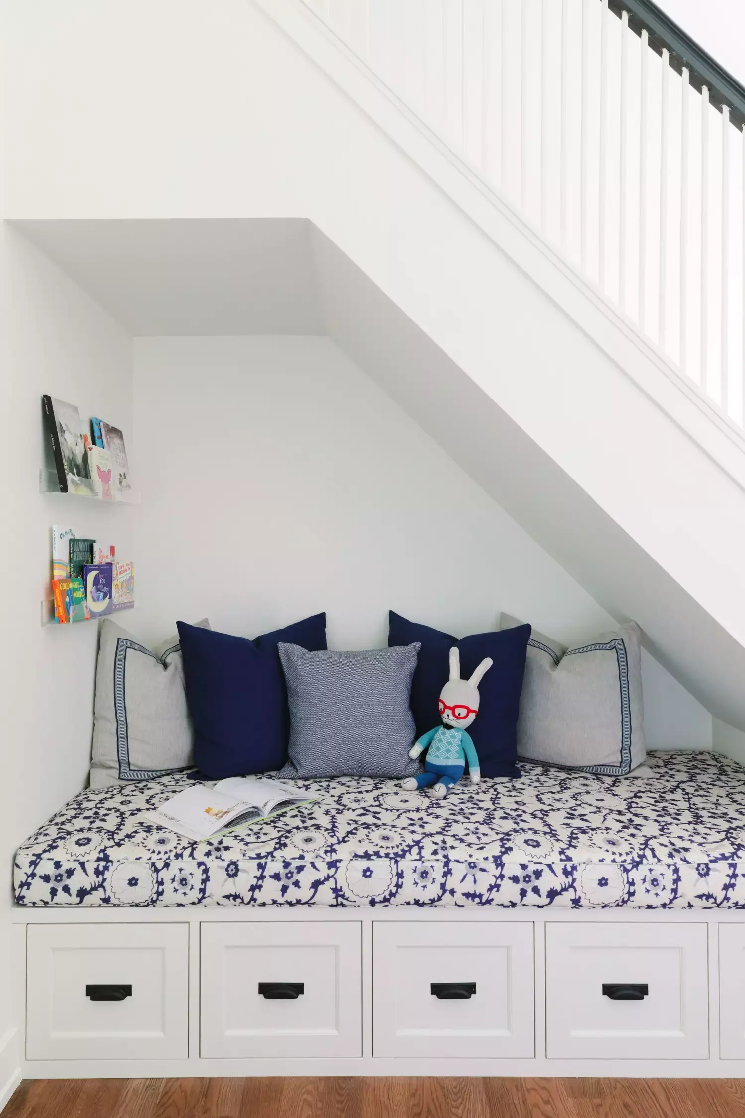 13 Creative Daybed Solutions That Make Small Spaces Feel Bigger and More Functional 5 Transform the Area Under the Stairs