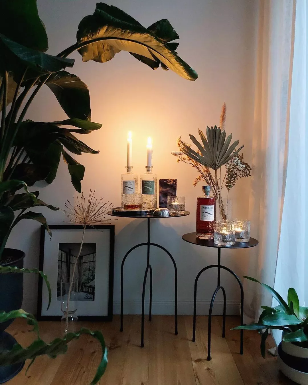 36 Creative Mini Bar Ideas to Transform Any Space Into Your Personal Cocktail Haven 34 Transitional Tables