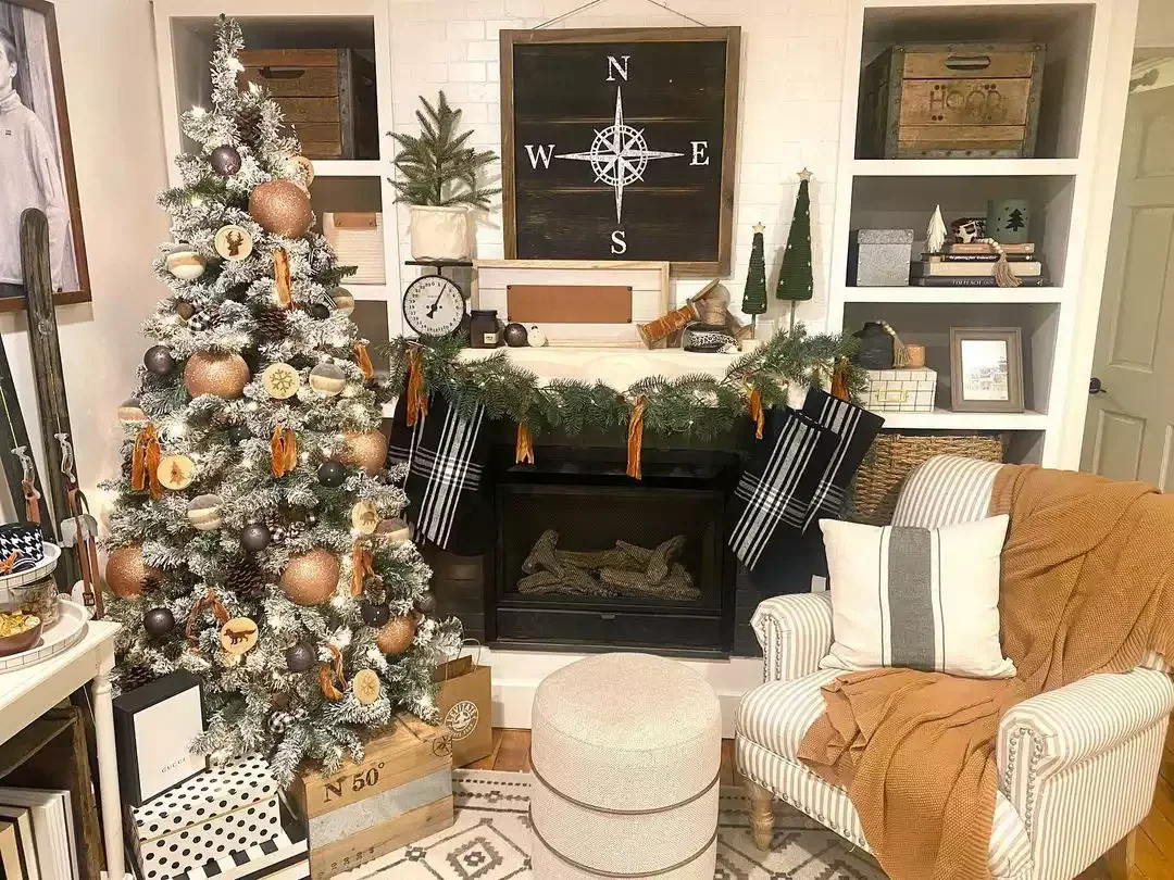 60 Stunning Christmas Tree Ideas to Transform Your Home This Holiday Season 37 Travel-Themed Christmas Tree