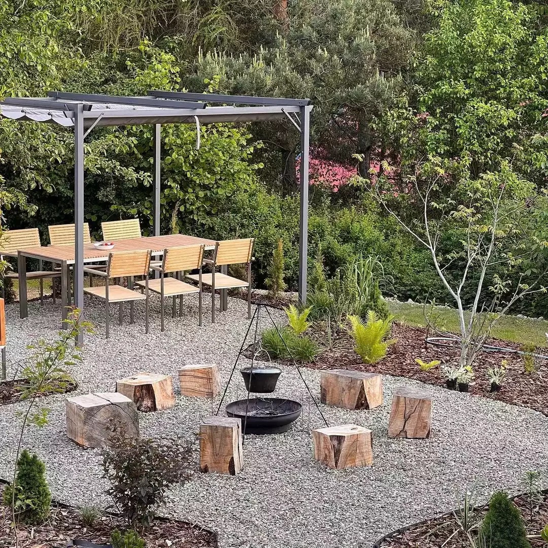 9 Creative Garden Seating Solutions That Transform Your Outdoor Space Into a Relaxing Retreat Tree Stump Seat