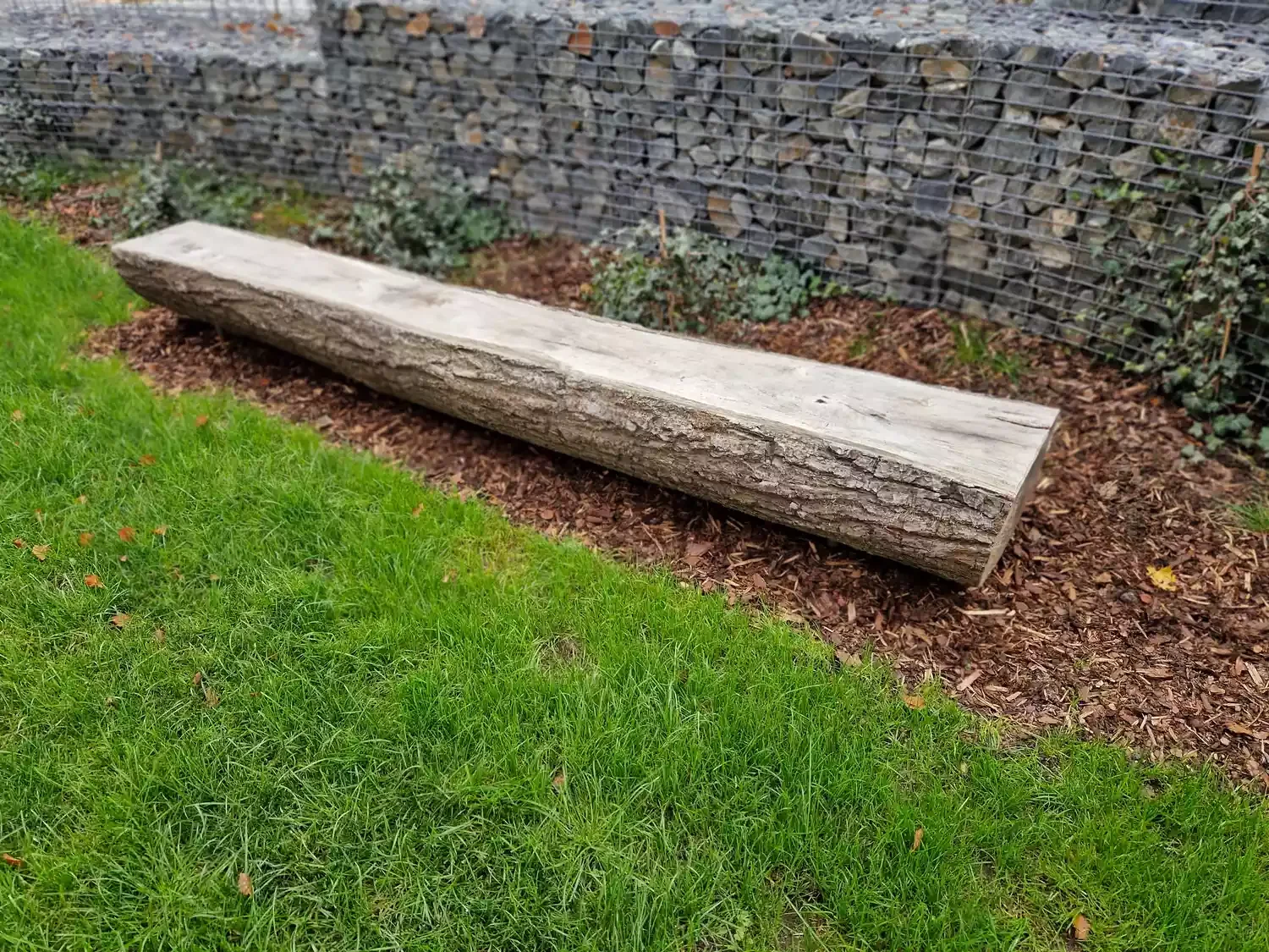9 Creative Garden Seating Solutions That Transform Your Outdoor Space Into a Relaxing Retreat Tree Trunk Bench