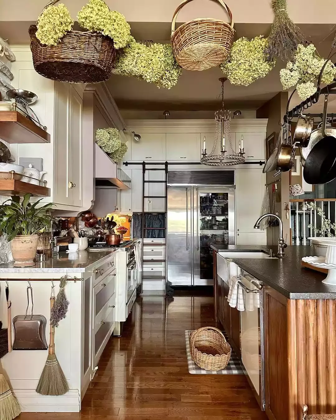 32 Charming Country Kitchen Ideas That'll Make You Never Want to Leave Your Cooking Space 15 Trendy Touches