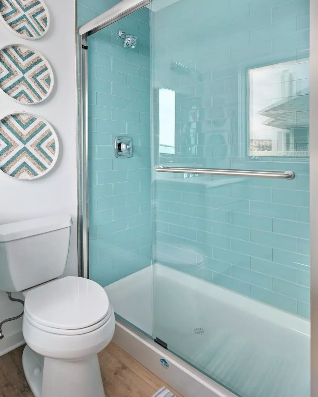 30 Beach-Inspired Bathroom Ideas That Bring Coastal Vibes Home 19 Try Blue Tile