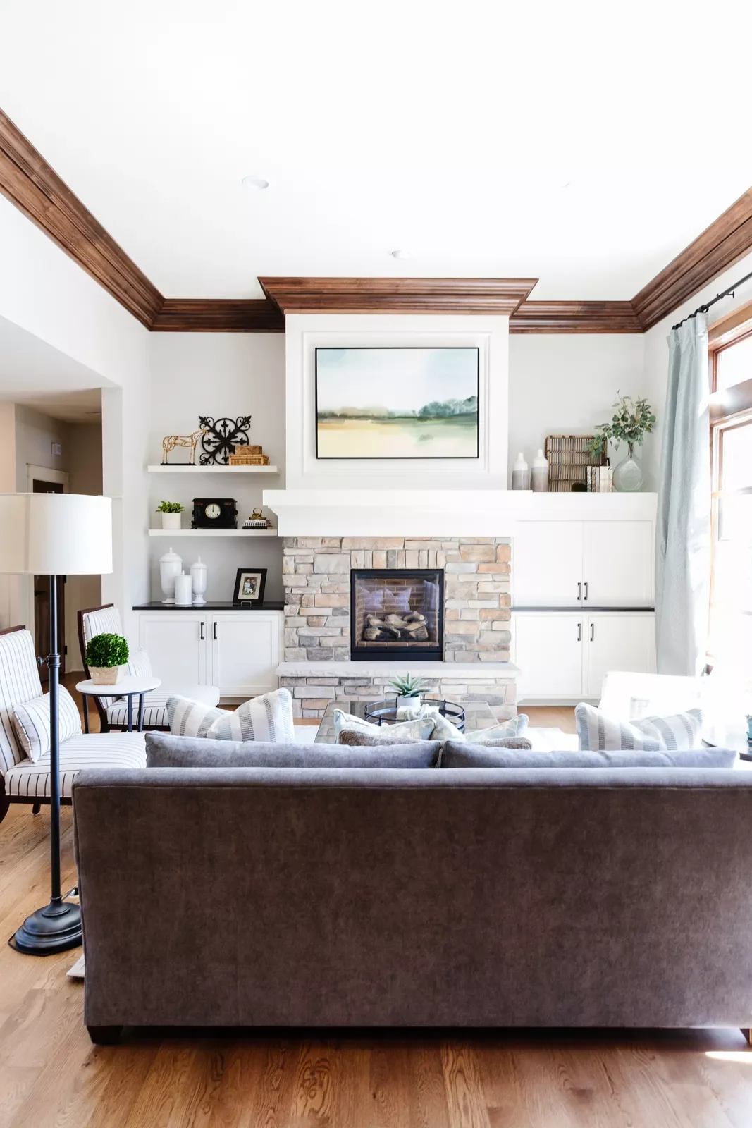 35 Spacious Living Room Ideas That Will Transform Your Large Space 21 Try Crown Molding