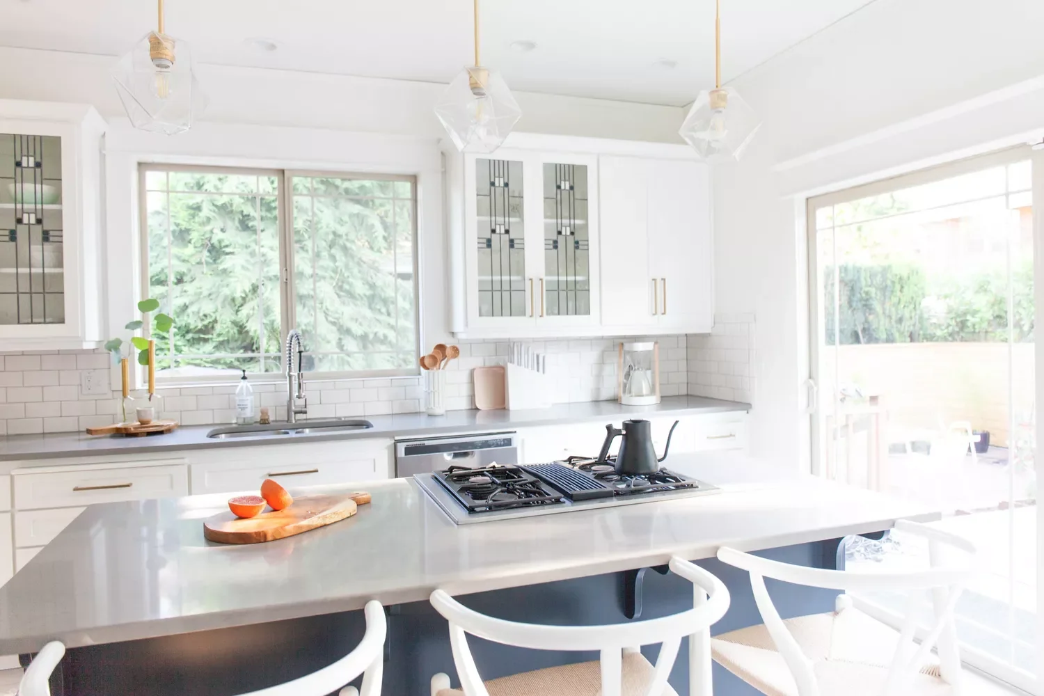 43 Stunning Midcentury Modern Kitchen Ideas to Transform Your Space 29 Try Decorative Glass Panels