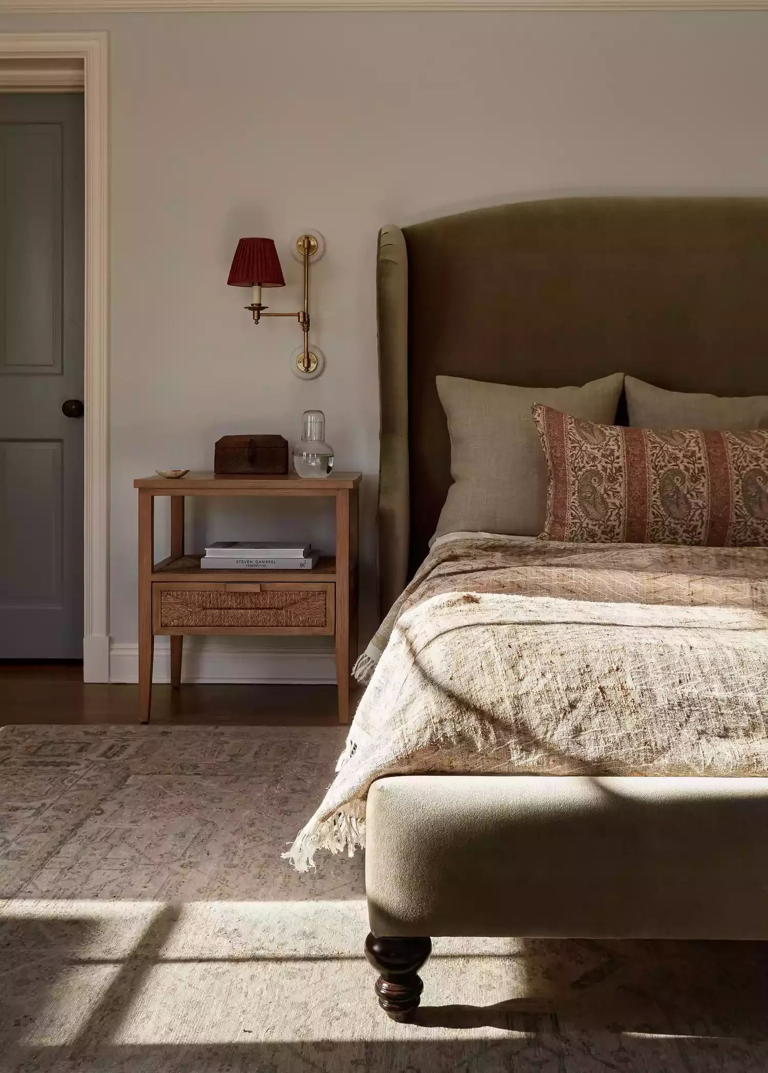 41 Cozy Earth-Inspired Bedroom Ideas That Will Transform Your Sleep Space 26 Try Paisley Prints