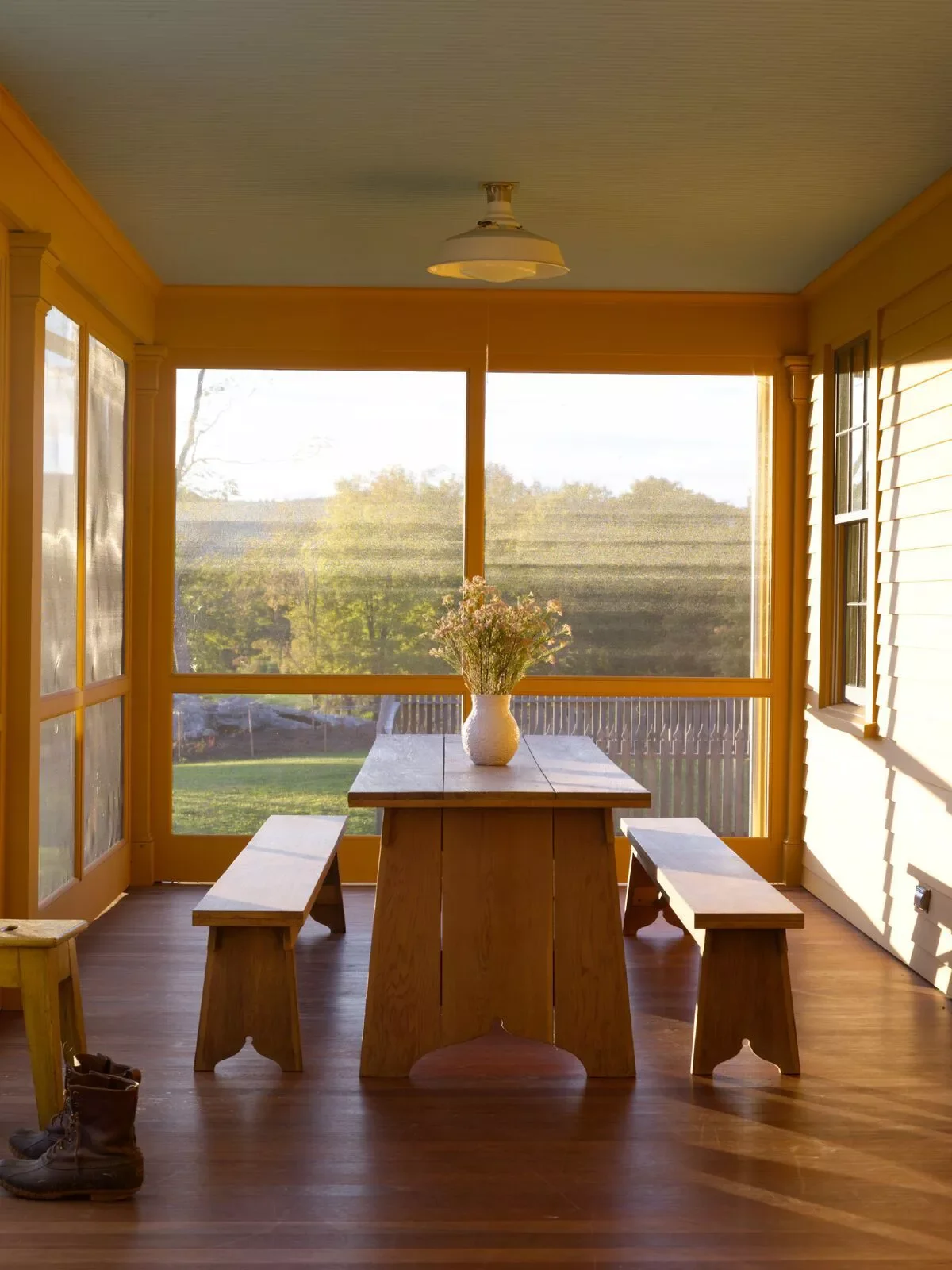 62 Stunning Screen Porch Ideas to Create the Perfect Indoor-Outdoor Retreat Try Picnic Table Seating