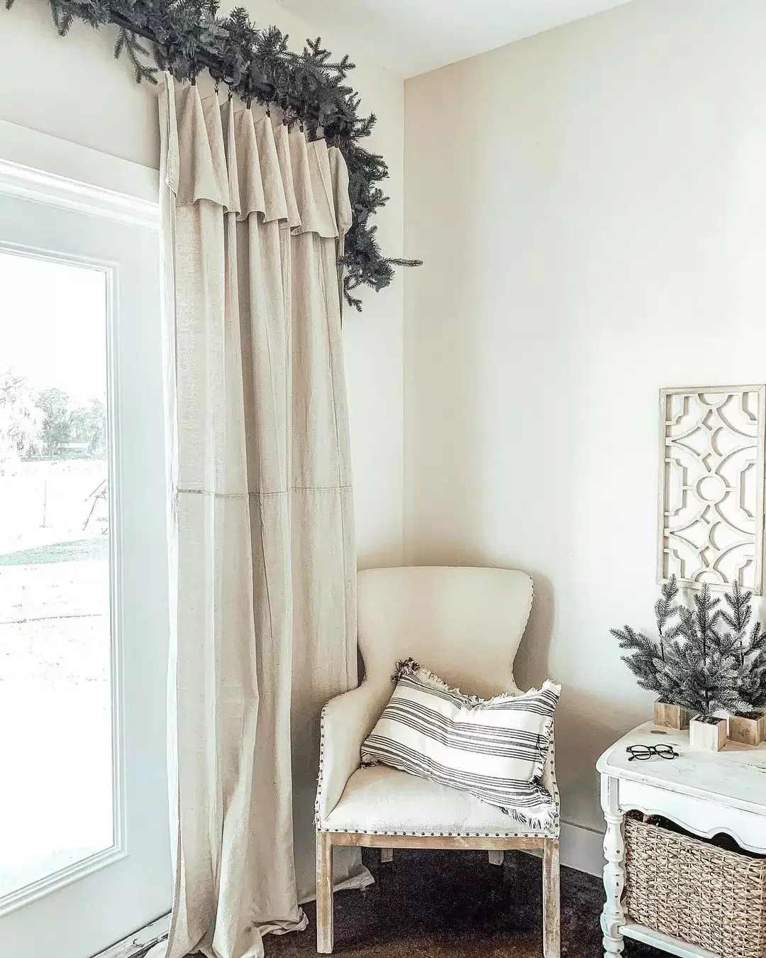 28 Rustic Curtain Ideas to Transform Your Home with Farmhouse Style 11 Try Ruffles or Tassels