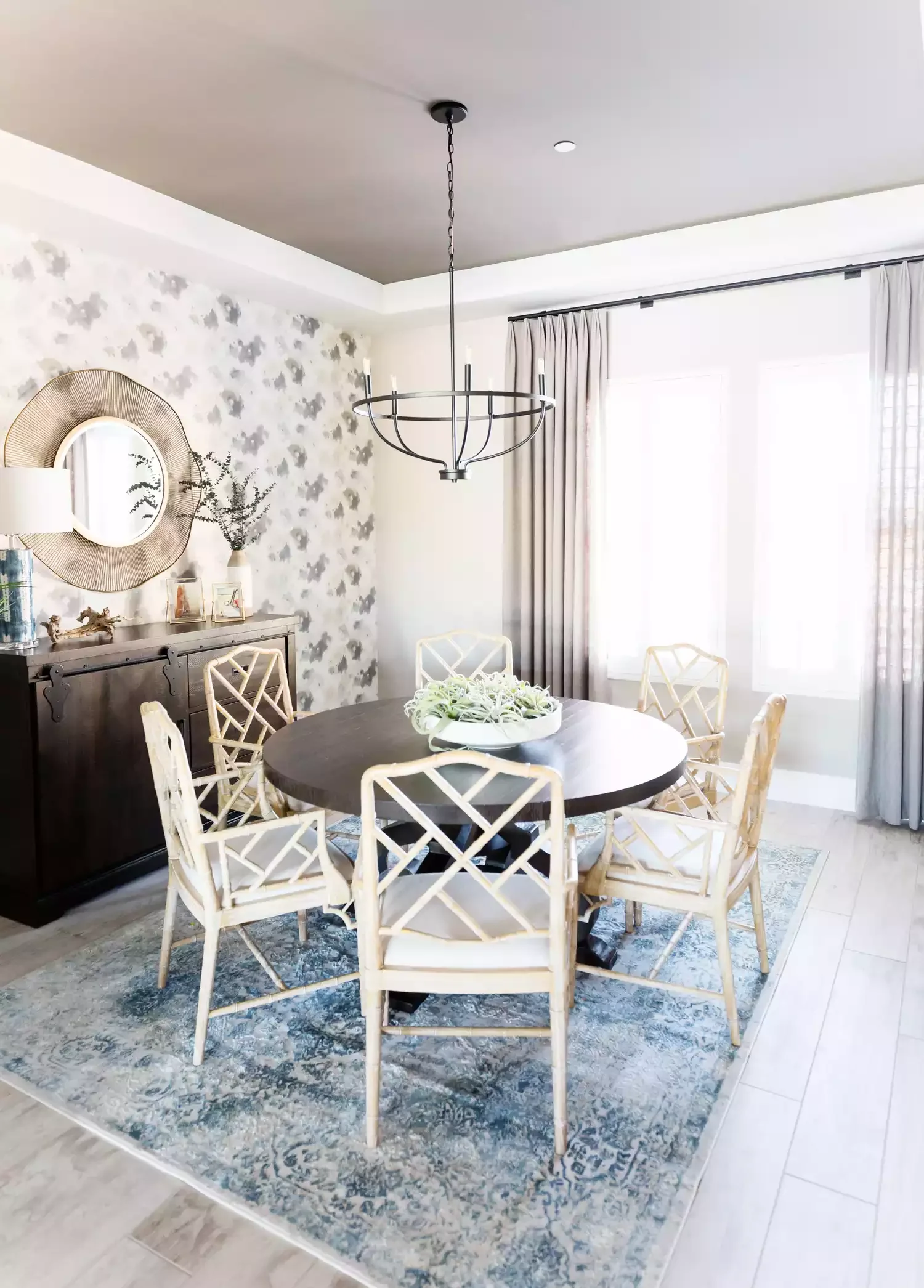 38 Charming Coastal Farmhouse Decorating Ideas to Transform Your Home 17 Try Wrought Iron Lighting