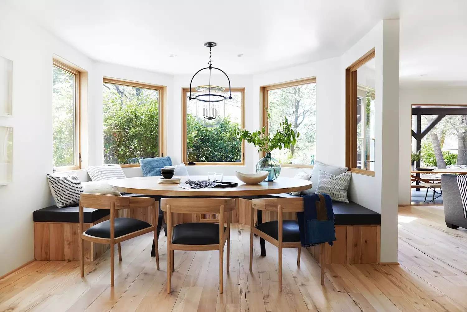 37 Creative Banquette Seating Ideas to Transform Your Home into a Cozy Cafe 32 Try a Bay Window Banquette